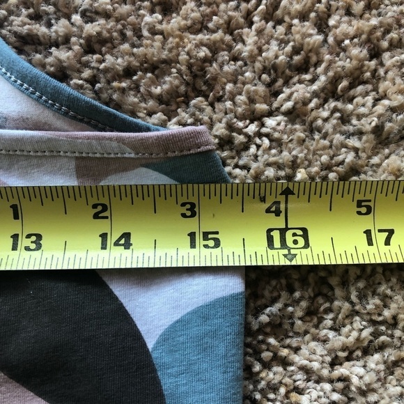 CAMO/ NWT/ slogan racer back Tee/ XS/ woman’s - Picture 7 of 9